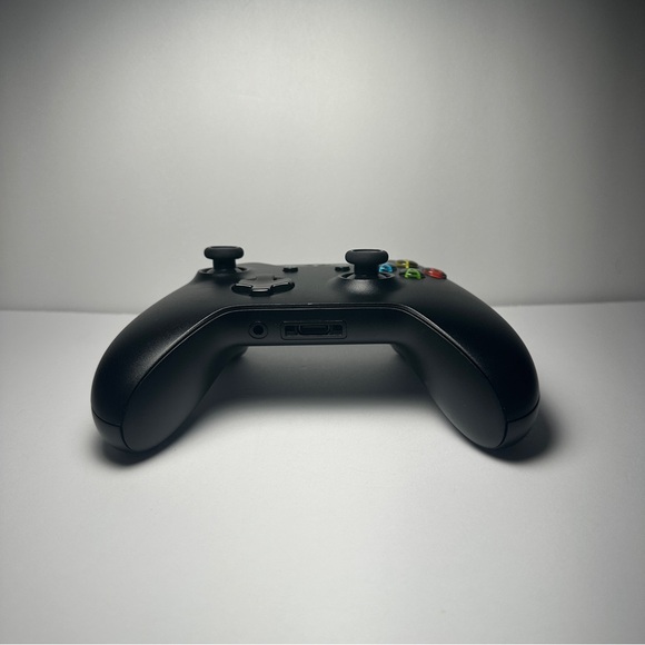 Xbox Wireless Controller - Picture 2 of 9